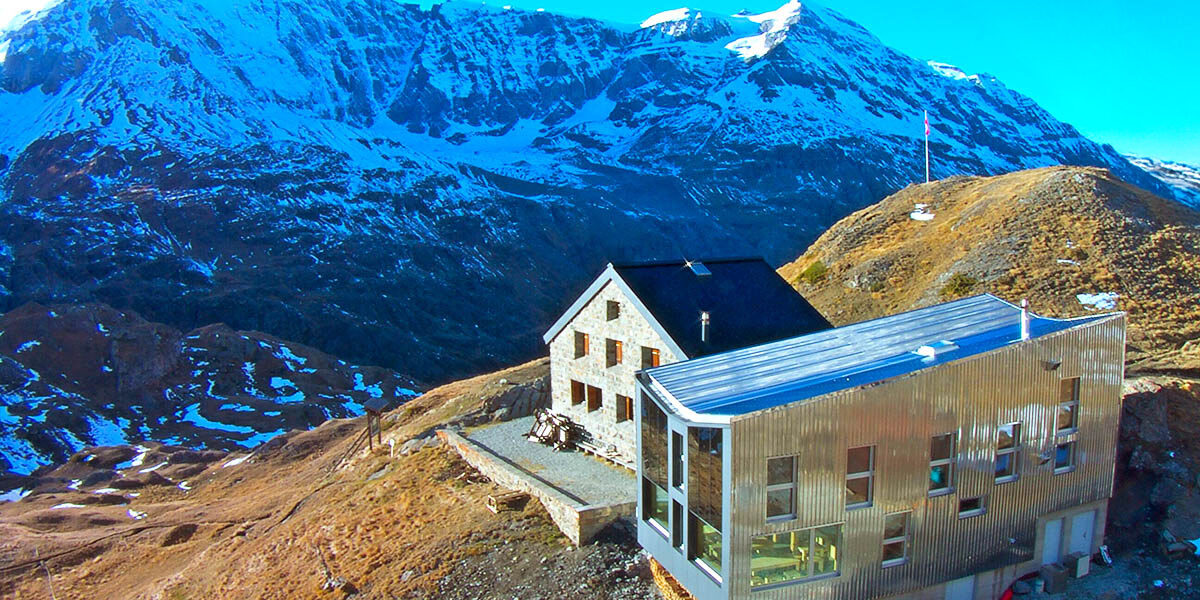 Cabane-de-Chanrion-1